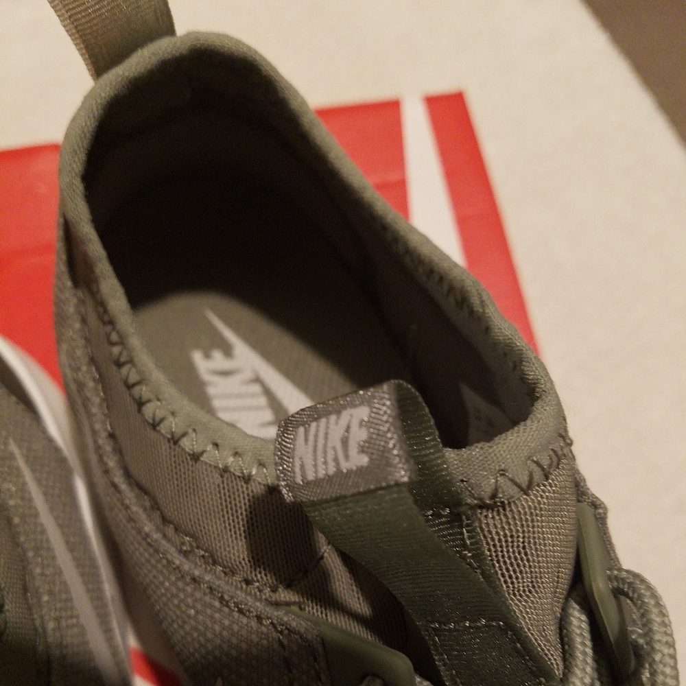 Nike Women's Juvenate Athletic Shoes - Picture 6 of 6
